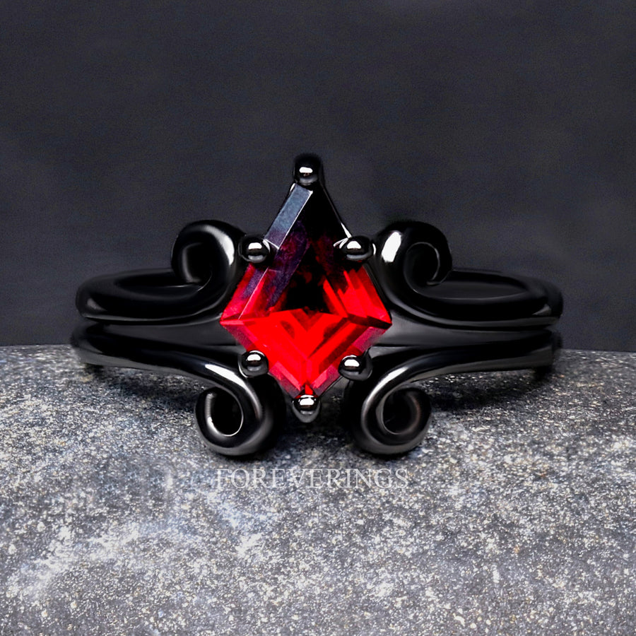 Twirl Natural Garnet Woman Wedding Ring, Kite Cut, 925 Sterling Silver, Black and Red Ring, Gothic Alternative Engagement Ring, Gift for Her