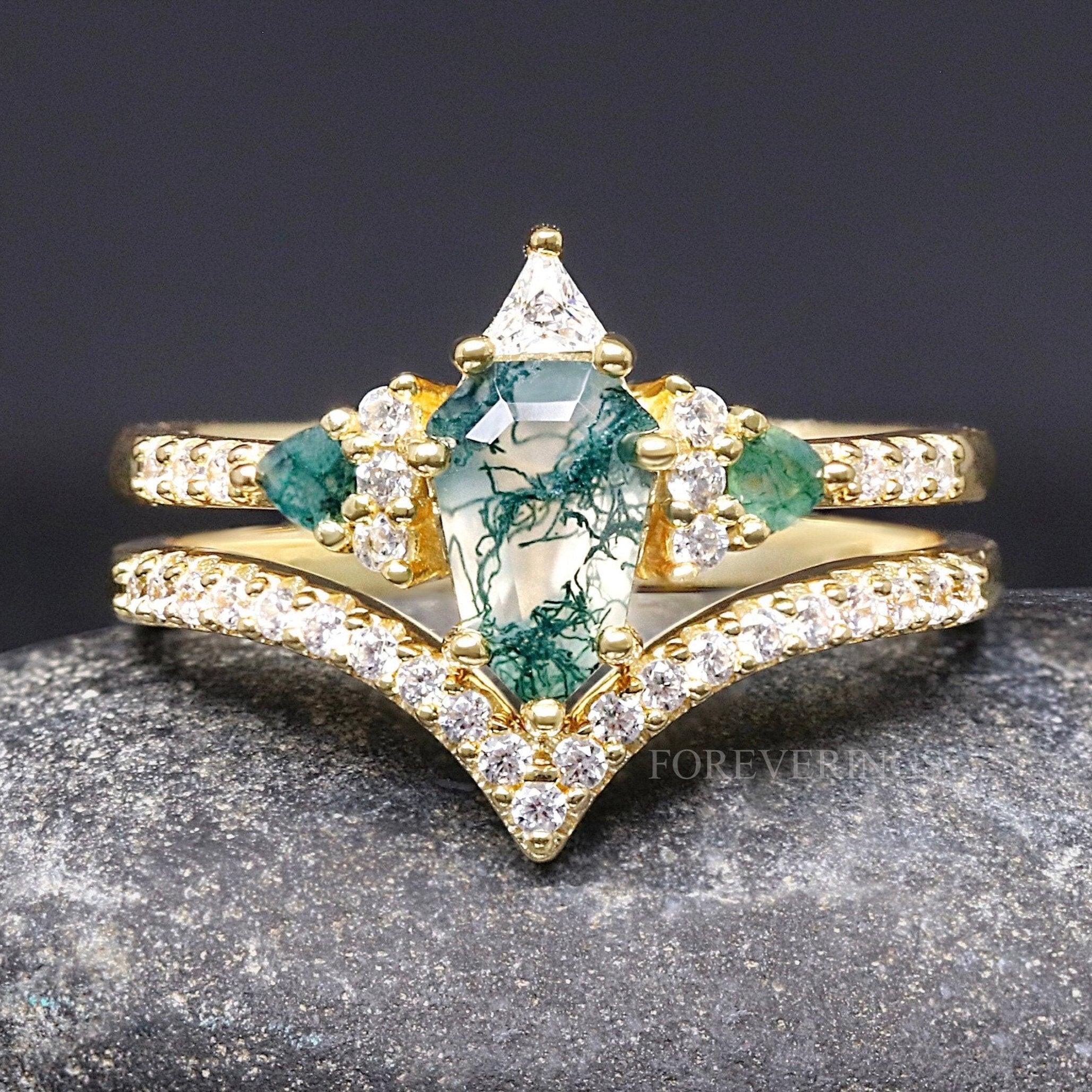 Gold Moss Agate Wedding Ring, Woman Alternative Engagement Ring Set, Lumiere, Shield Cut, Nature Ring, Unique Wedding Ring, Engraving