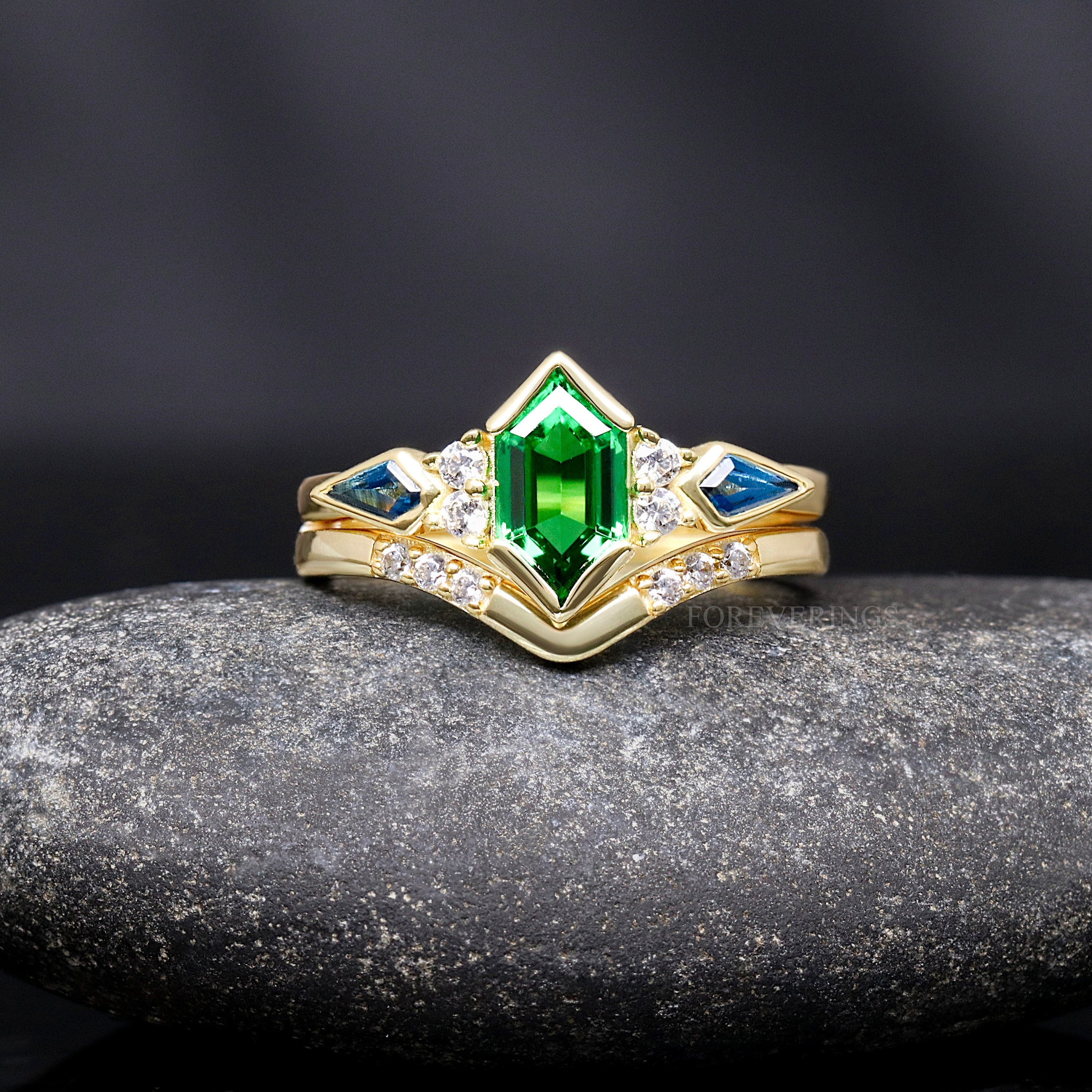 Tsavorite Gold Wedding Ring for Her, Rosette Nebula Ring Set, Elongated Hexagon, Alternative Engagement Ring Set, Woman Wedding Ring