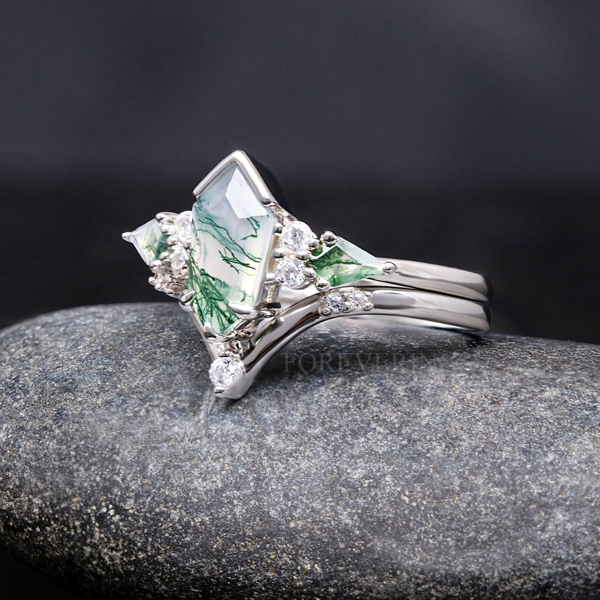 Green Moss Agate Coffin Kite Ring Set, His and Her Wedding Band, Crushed Moss Agate, Matching Nature Couples Ring, Alternative Engagement Ring