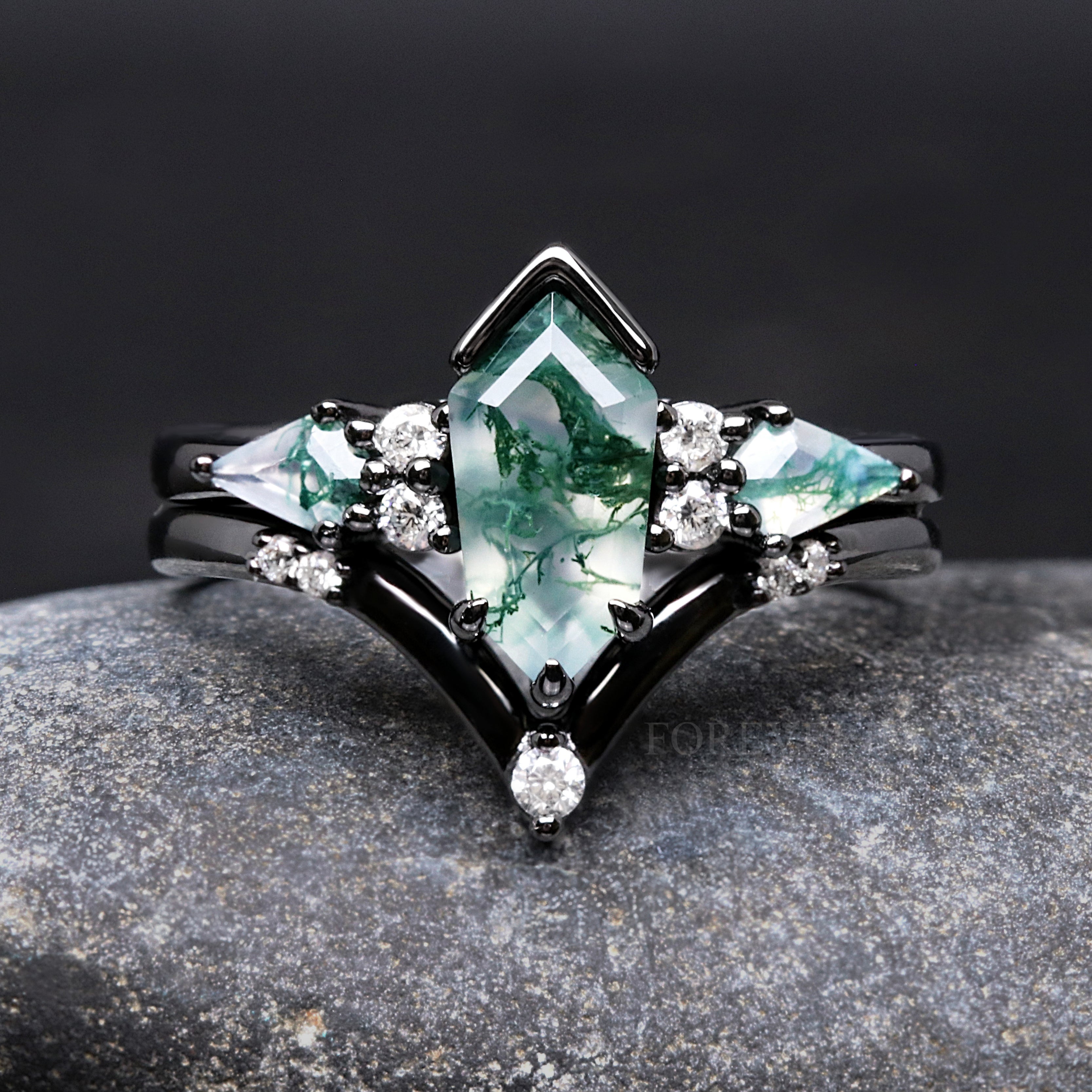 Green Moss Agate Coffin Kite Ring Set, His and Her Wedding Band, Black Ring Set, Matching Nature Couples Ring, Black Tungsten and 925 Silver