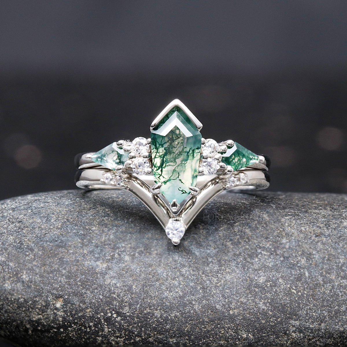Green Moss Agate Coffin Kite Ring Set, His and Her Wedding Band, Crushed Moss Agate, Matching Nature Couples Ring, Alternative Engagement Ring