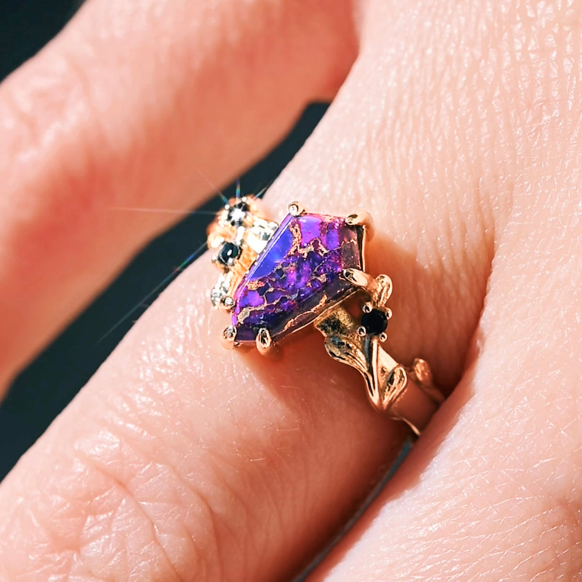 Hawthorn Turquoise Engagement Ring | Kite Cut Leaf Vine Band