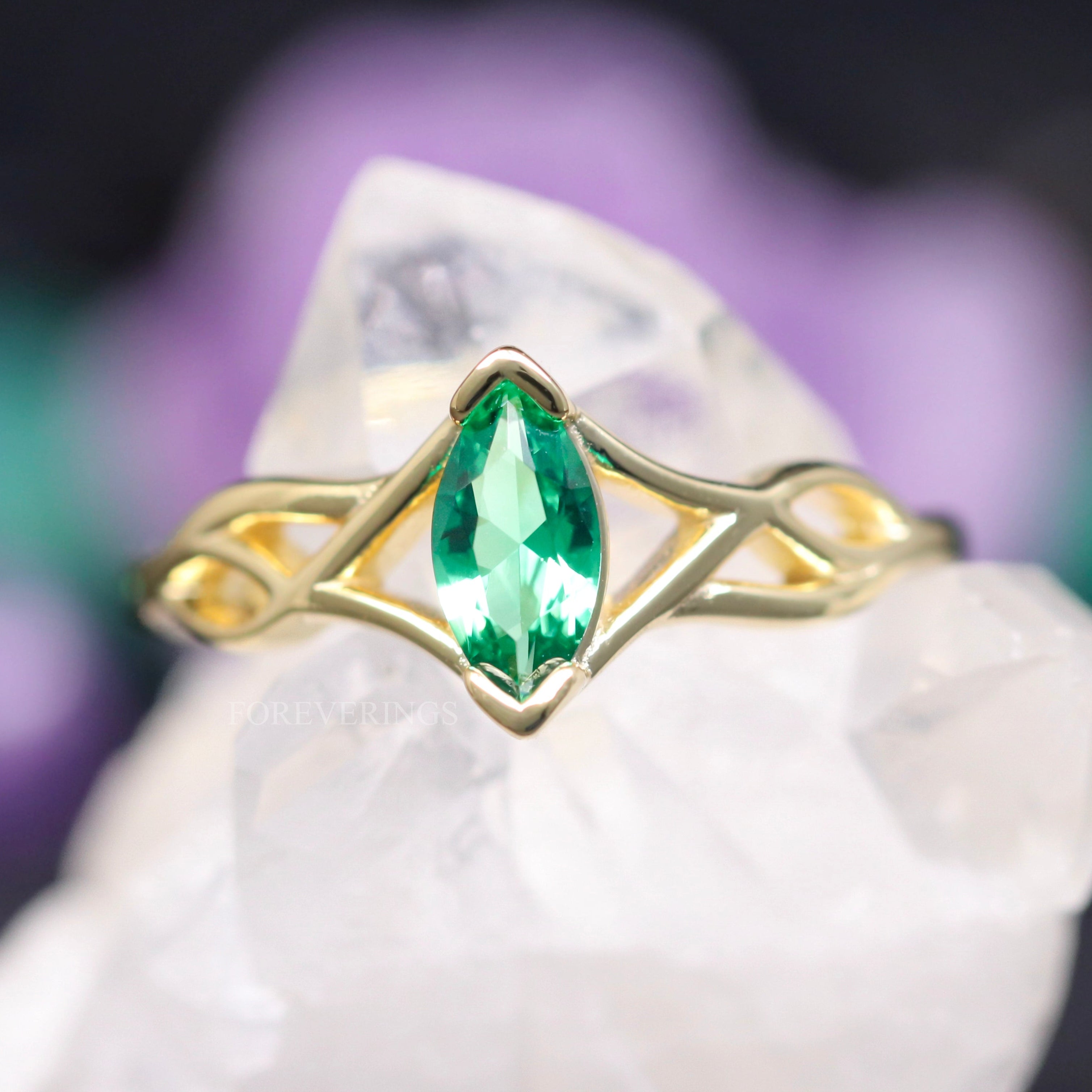 Minimalist Celtic Knot Ring, Gold Emerald Engagement Ring, Women Wedding Band, Alternative Promise Ring for Her, Unique Women Celtic Ring