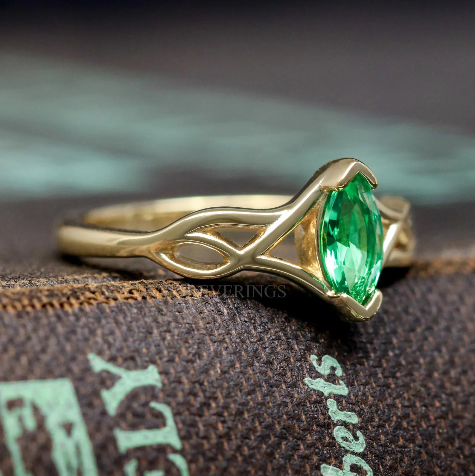 Minimalist Celtic Knot Ring, Gold Emerald Engagement Ring, Women Wedding Band, Alternative Promise Ring for Her, Unique Women Celtic Ring