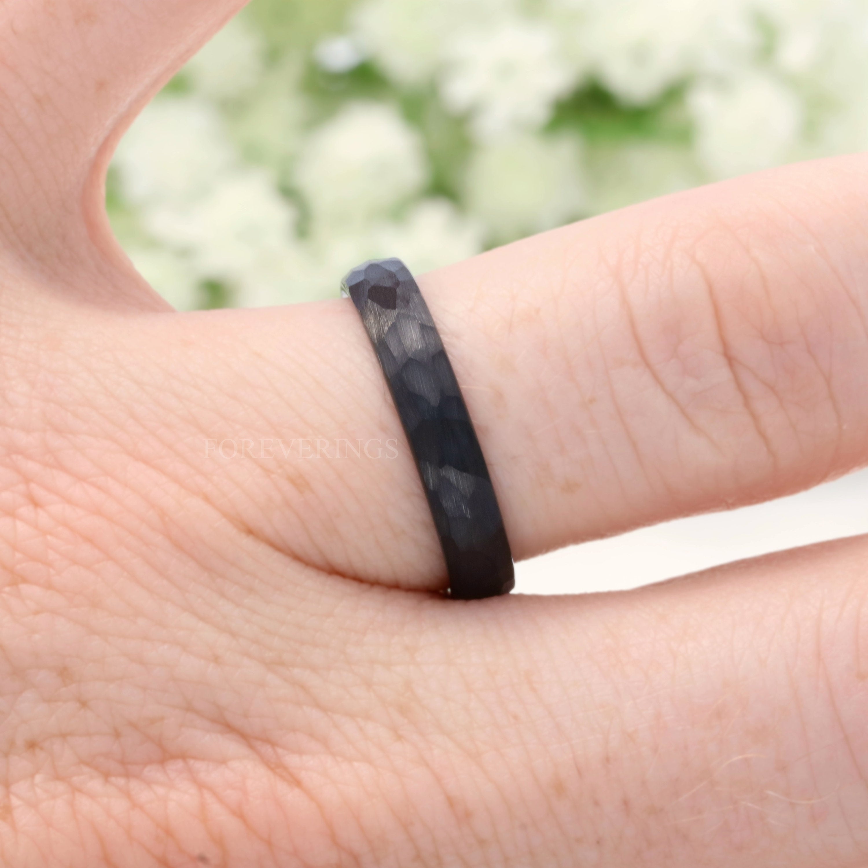 Black Hammered Ring, Thin Wedding Band, 2mm 4mm Mens Womens Wedding Band, Matte Black Tungsten Ring, Simple Custom Engraved Ring