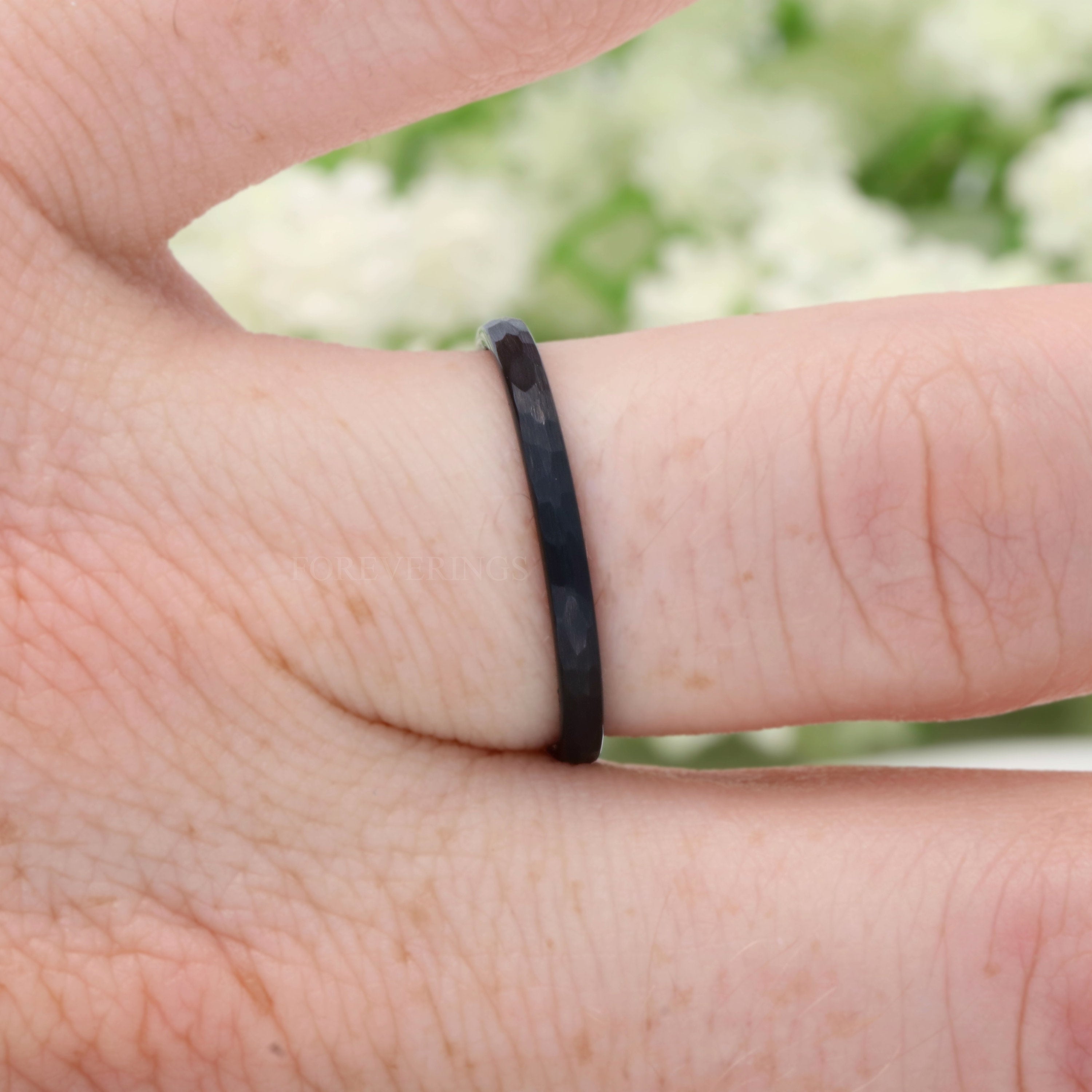 Black Hammered Ring, Thin Wedding Band, 2mm 4mm Mens Womens Wedding Band, Matte Black Tungsten Ring, Simple Custom Engraved Ring