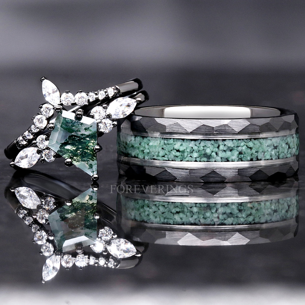 Hammered Green Moss Agate Ring, Mens Wedding Band, 8mm 6mm Tungsten Ring, Matte Black Hammered Band, Brushed Nature Ring, Ring Engraving