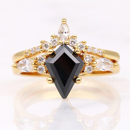 Gold sterling silver bridal set with a kite cut black onyx and a crown-style band, straight on