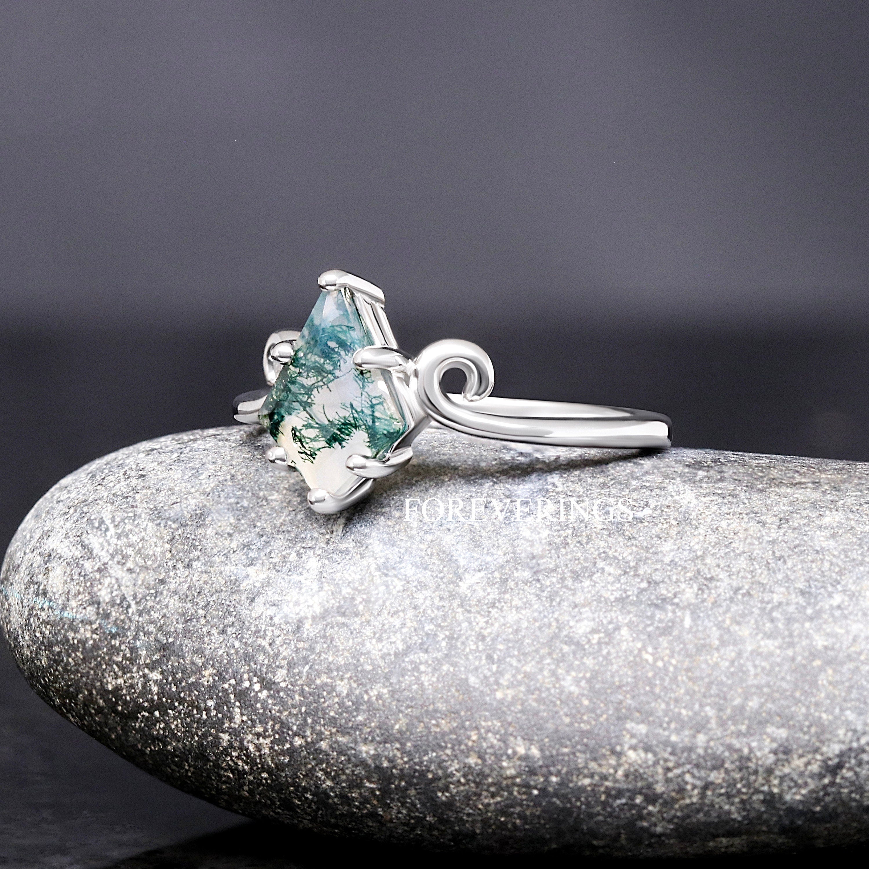 His Her Twirl Green Moss Agate Ring Set, Matching Wedding Ring, Nature Couple Ring, Alternative Engagement Ring Set, 925 Silver and Tungsten