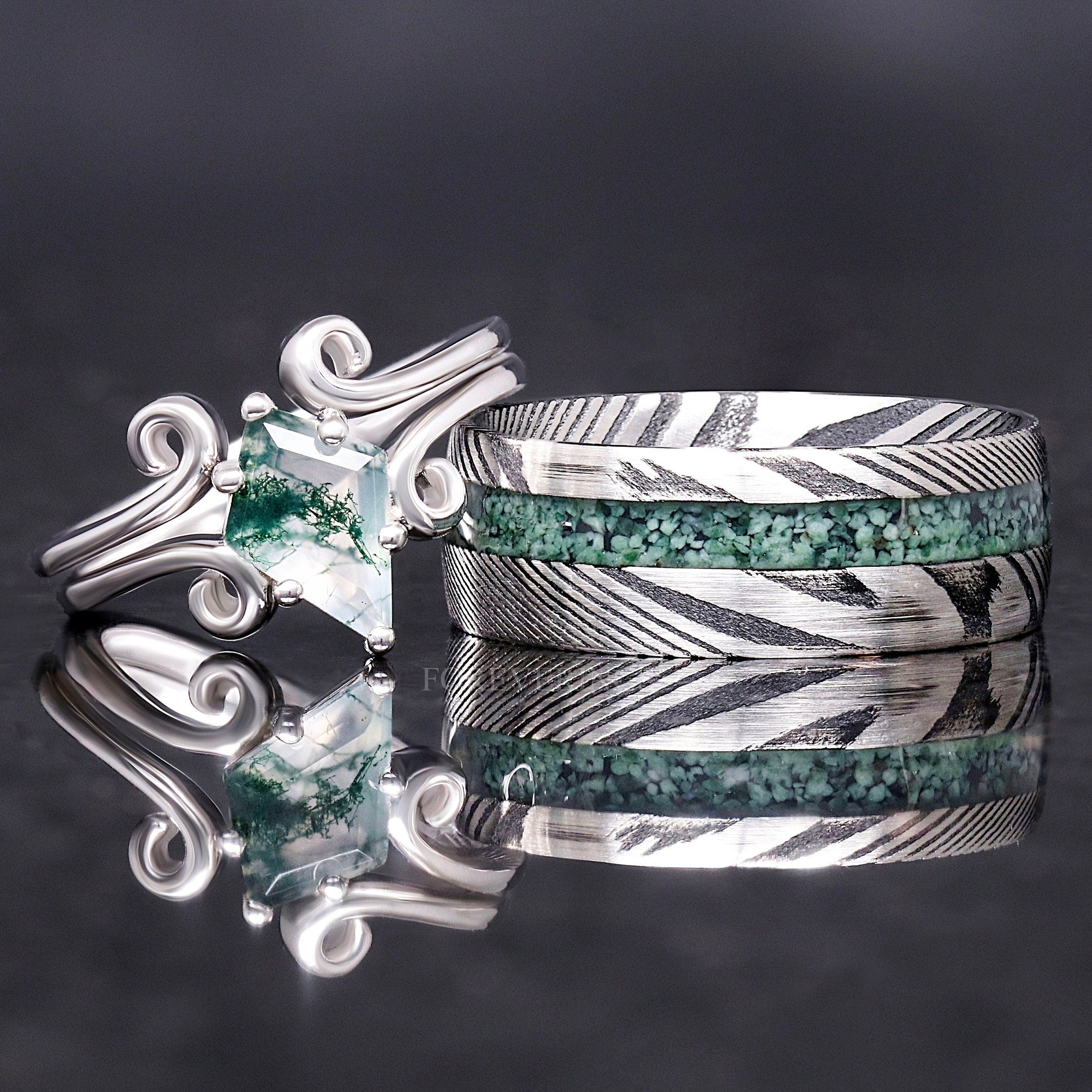 Twirl Natural Green Moss Agate Ring Set, His and Hers Wedding Band, Promise Ring Set, Nature Couples Ring, Damasus Steel and Sterling Silver