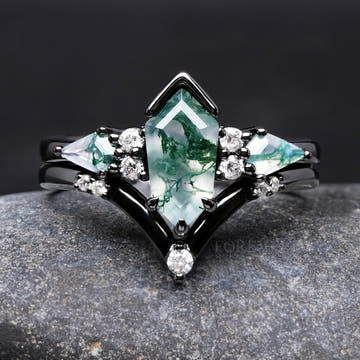 Moss agate bridal set in black sterling silver with a coffin kite-cut stone, shown straight on