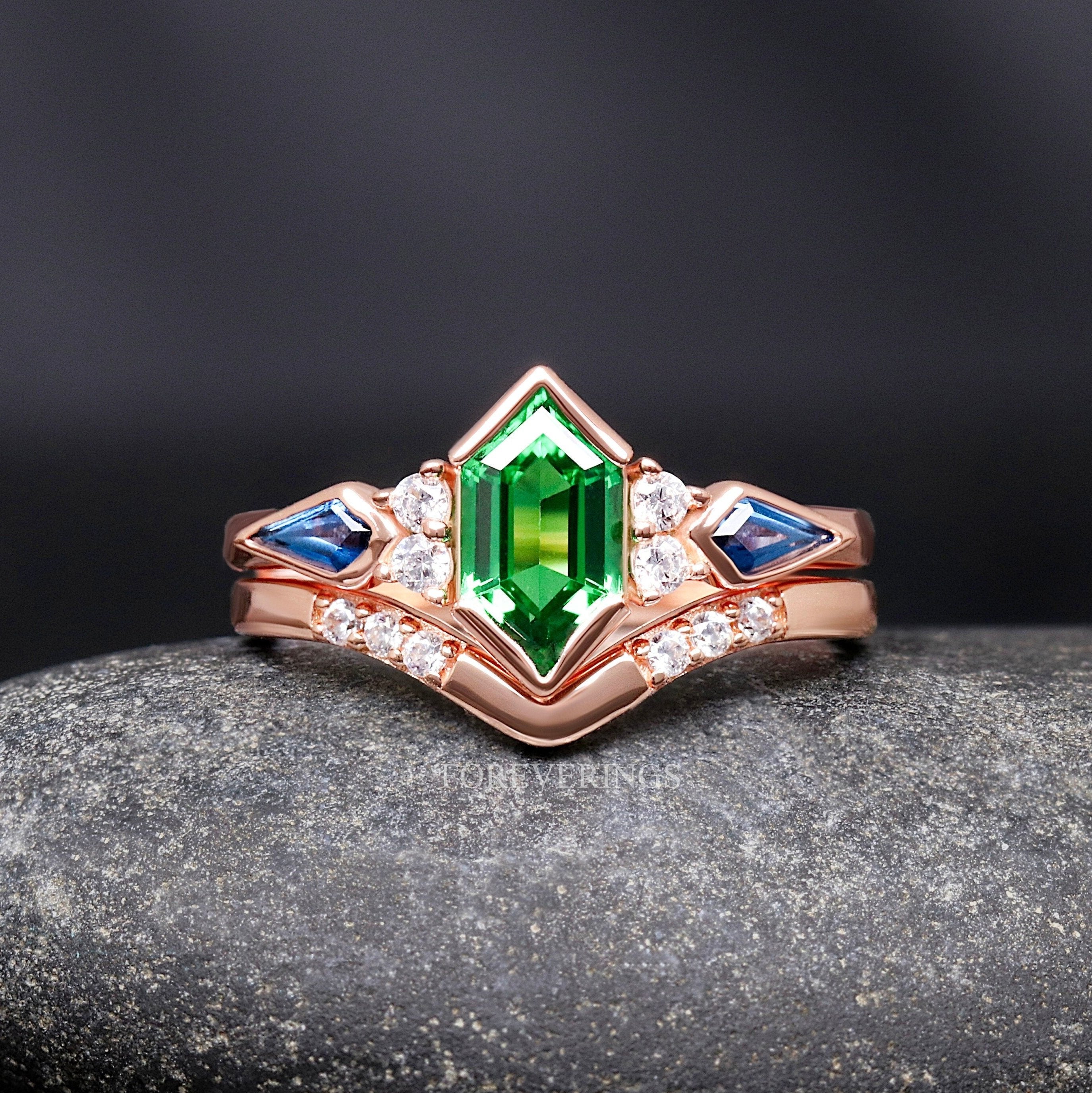 Tsavorite Rose Gold Wedding Ring for Her, Rosette Nebula Ring Set, Elongated Hexagon, Alternative Engagement Ring Set, Woman Wedding Ring