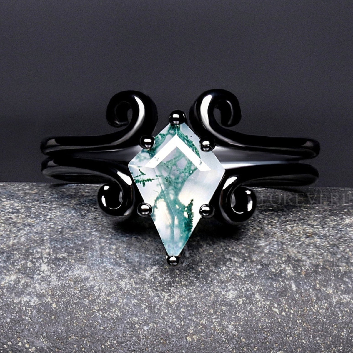 Twirl Natural Green Moss Agate Woman Wedding Ring, Black Alternative Engagement Ring, Kite Cut, 925 Sterling Silver, Nature, Simple Unique